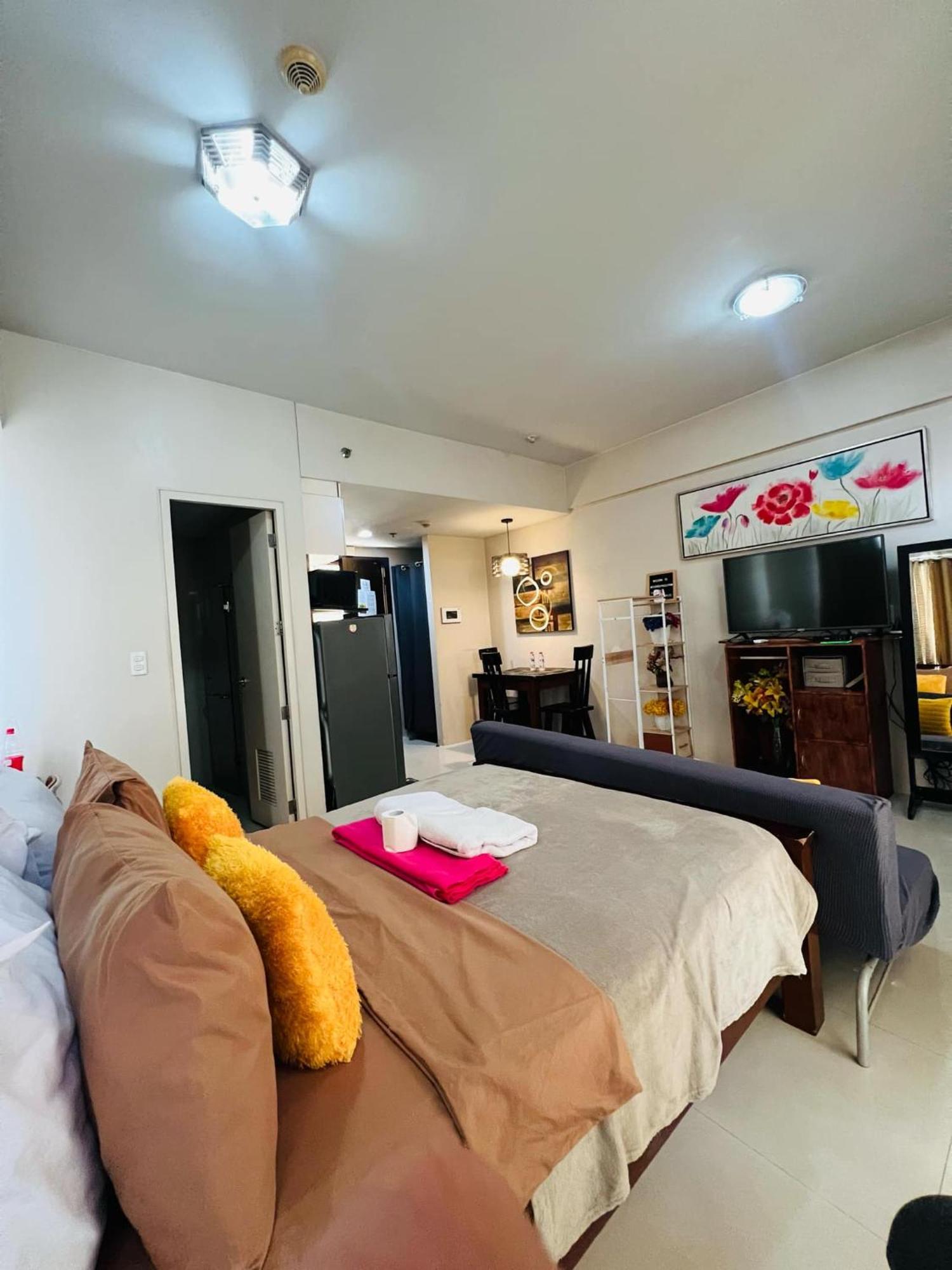 One Palm Tree Villas Condominium - Studio 7Th Fl With Balcony - Across Terminal 3 Airport Pasay Exterior foto