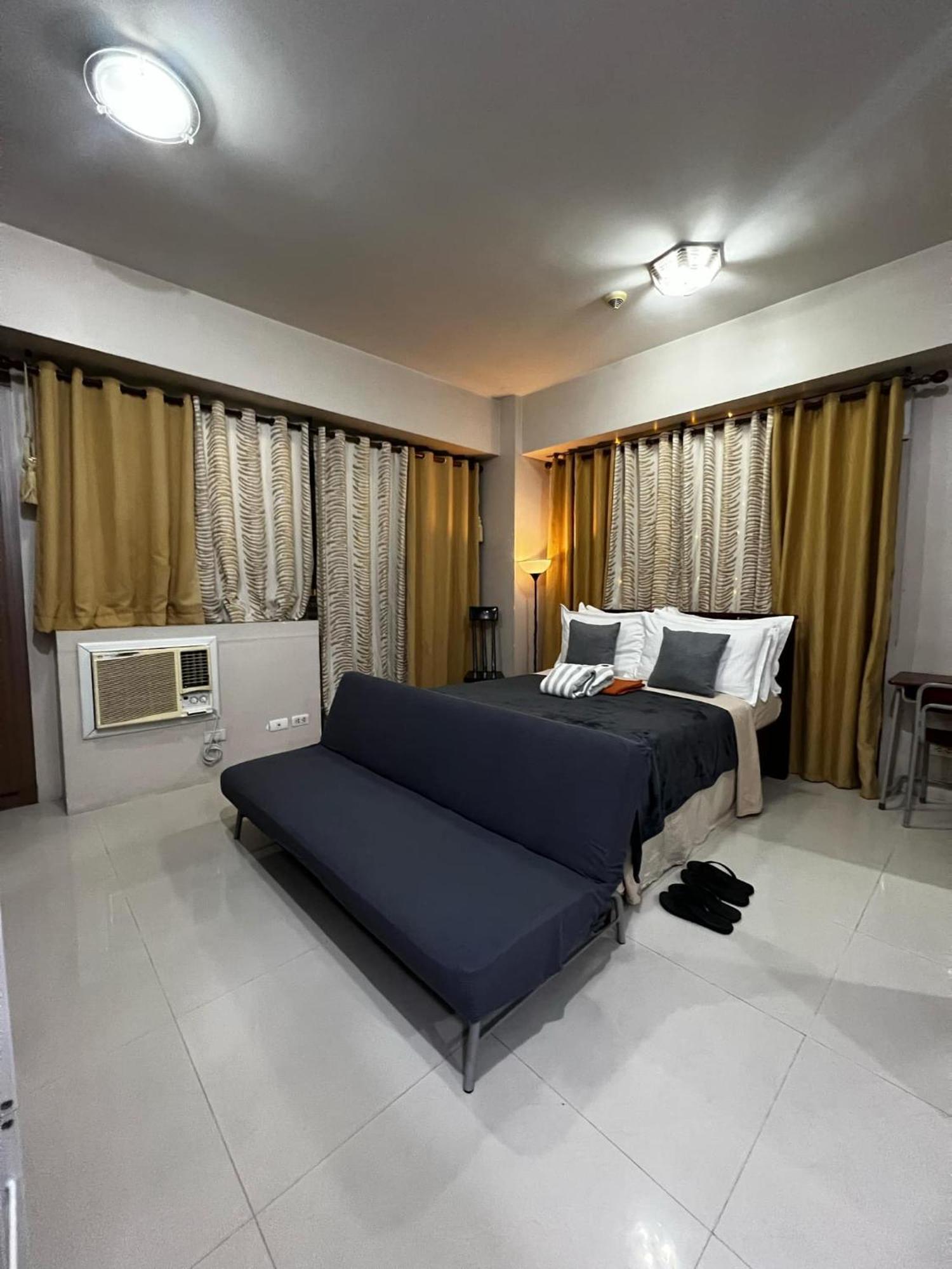 One Palm Tree Villas Condominium - Studio 7Th Fl With Balcony - Across Terminal 3 Airport Pasay Exterior foto